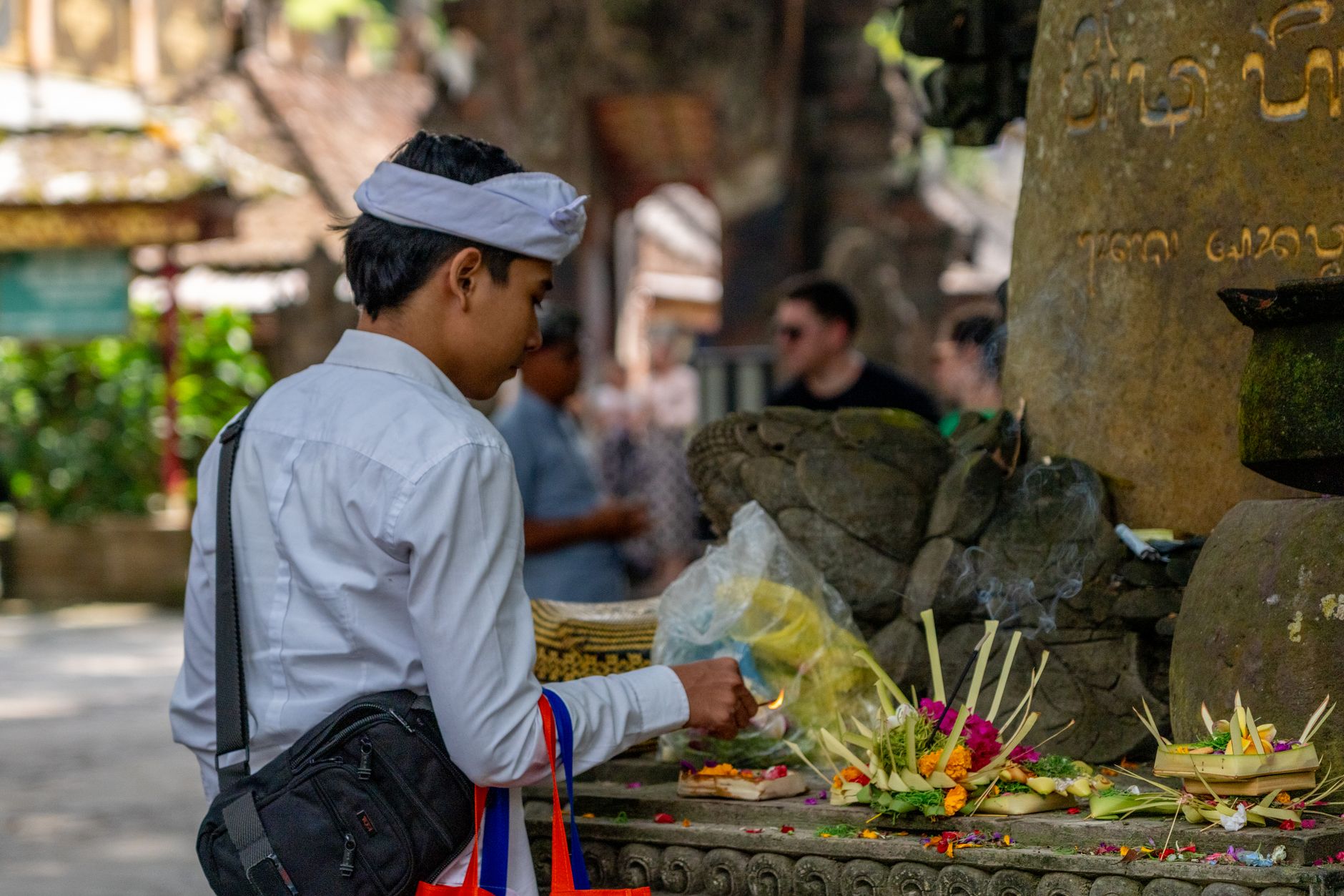Kalender Hari Suci Umat Hindu di Bali untuk Oktober 2026: Simak Jadwal Tumpek Wayang dan Saraswati