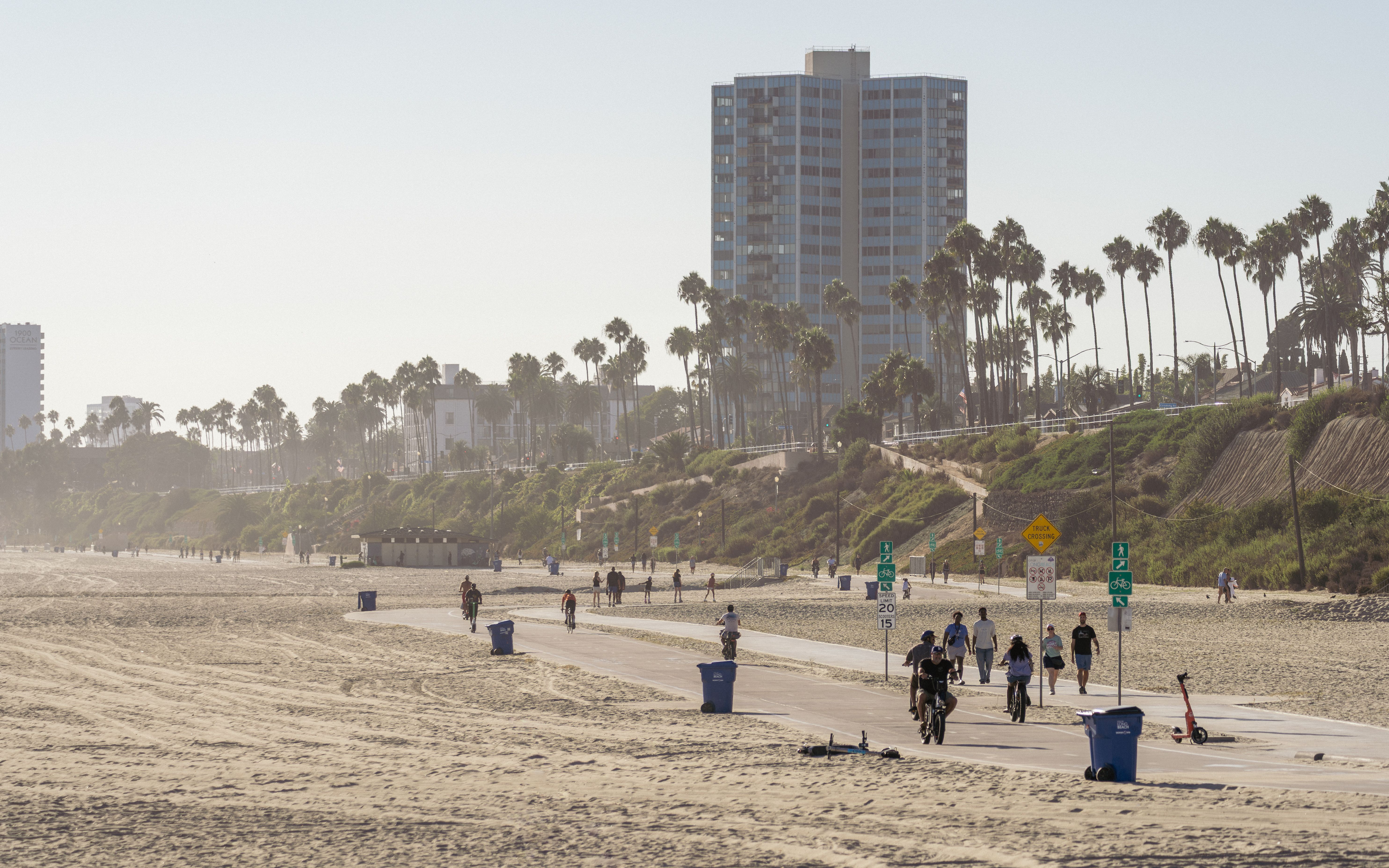 Santa Ana, CA Holiday Giveaways Near Me: Where to Find Legit Deals