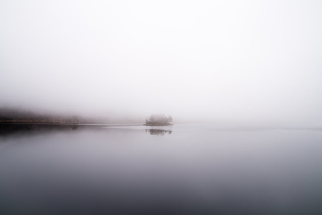 Foto Danau Berkabut