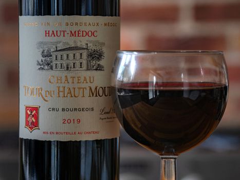 Médoc wine route cycling day — Bordeaux