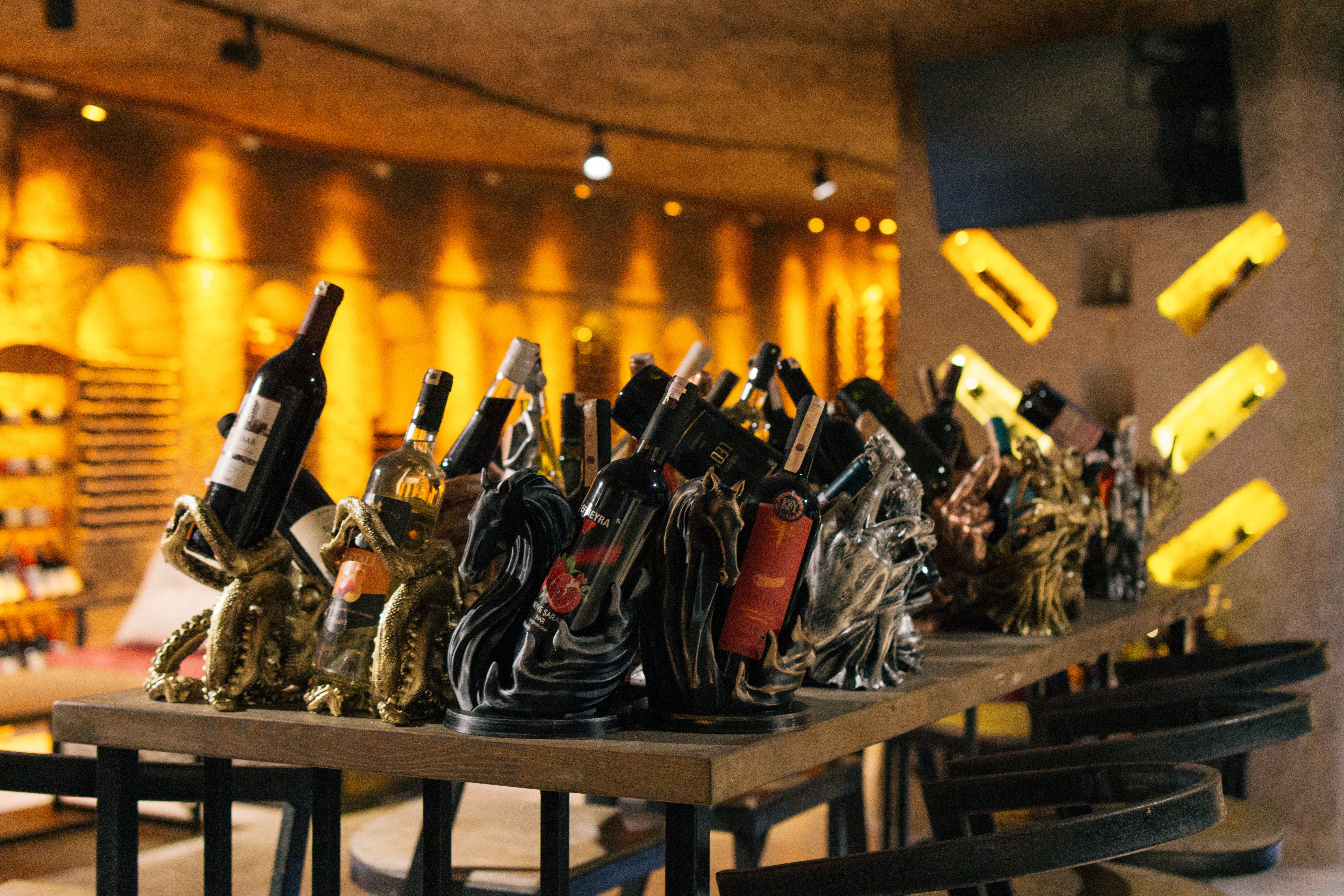 Wine Bar Website Must-Haves: Tastings, Events, Reservations
