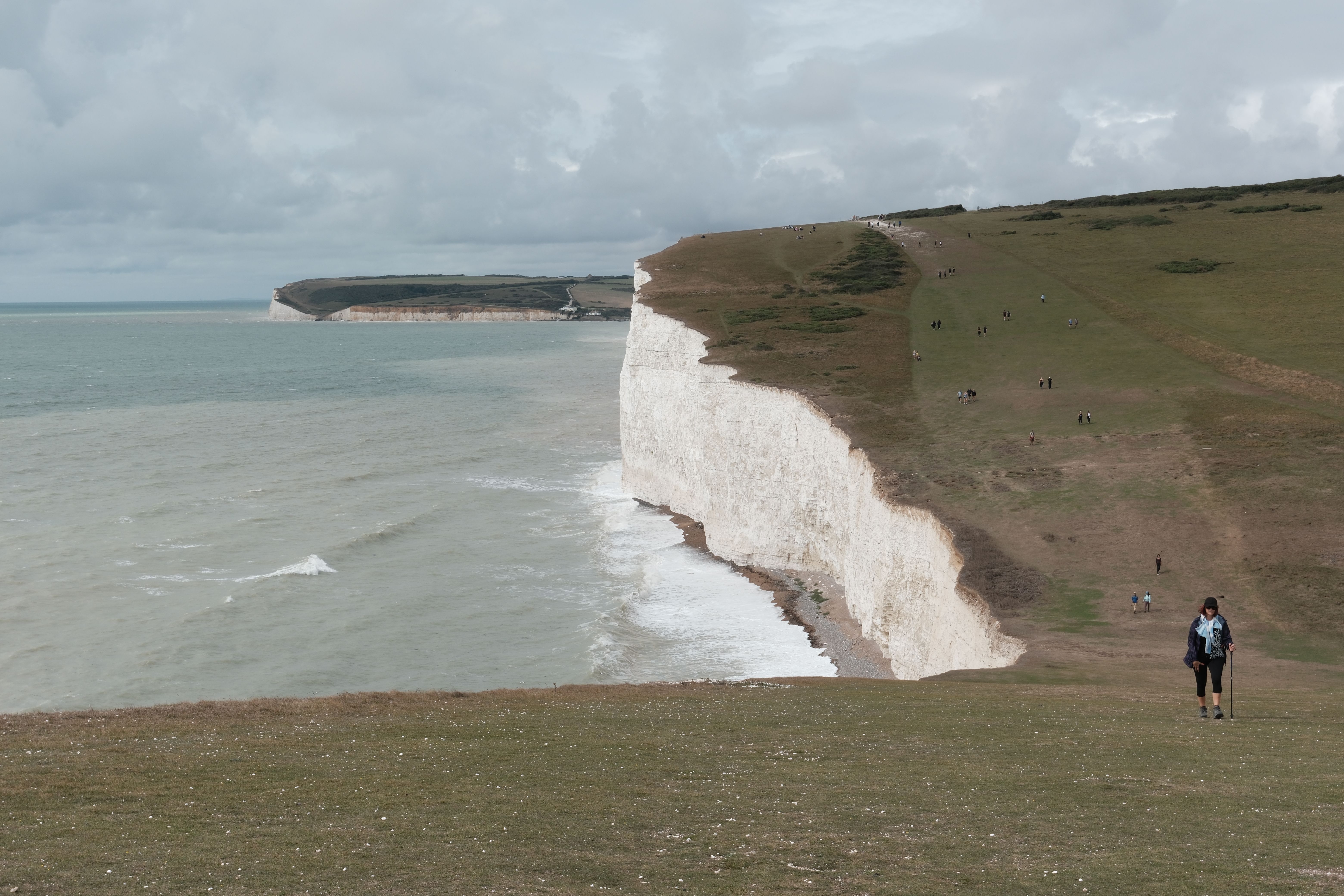 South Downs: the practical hiking guide for a memorable route