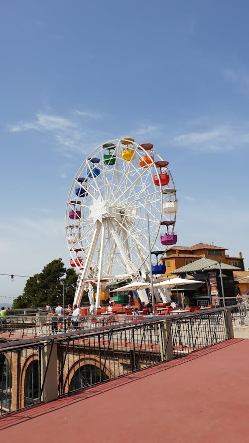 Free Ferris Wheel Under Blue Sky Stock Photo
