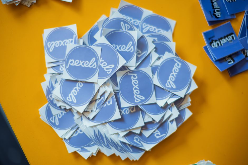 Vrolijke keukentegels met kleurrijke mozaïek stickers. Vrolijke keukentegels met kleurrijke mozaïek stickers.