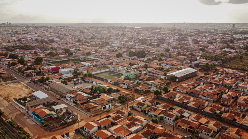 Explore the expansive cityscape of Paragominas, showcasing its intricate layout and vibrant community.