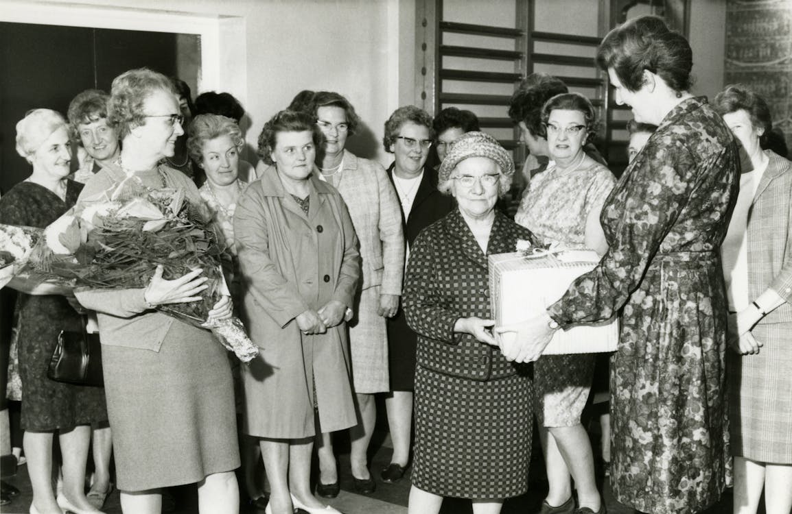 Fotobanka s bezplatnými fotkami na tému administratíva, cena, čierny a biely