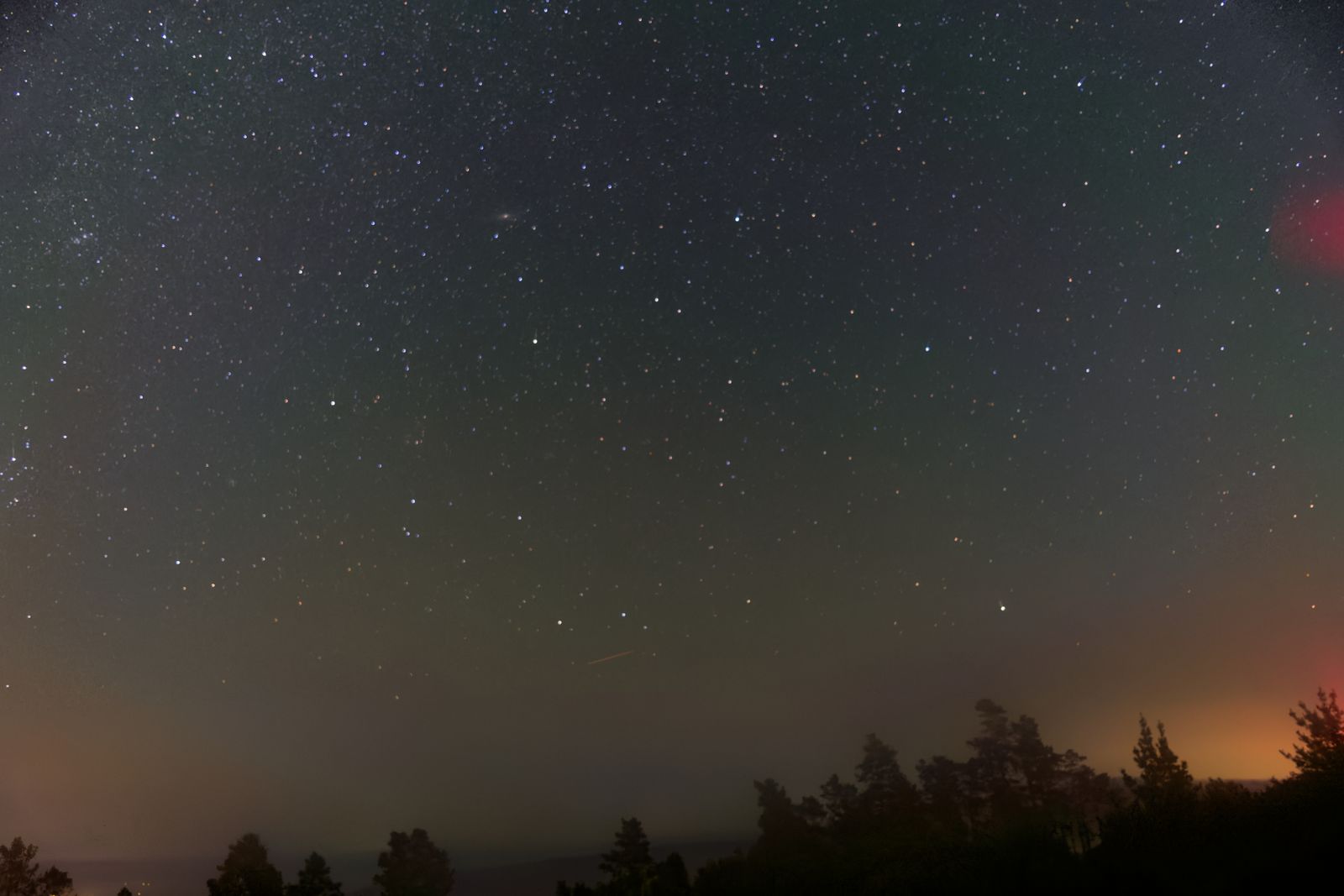 Ciel étoilé sur la Galice, avec la galaxie d'Andromède visible