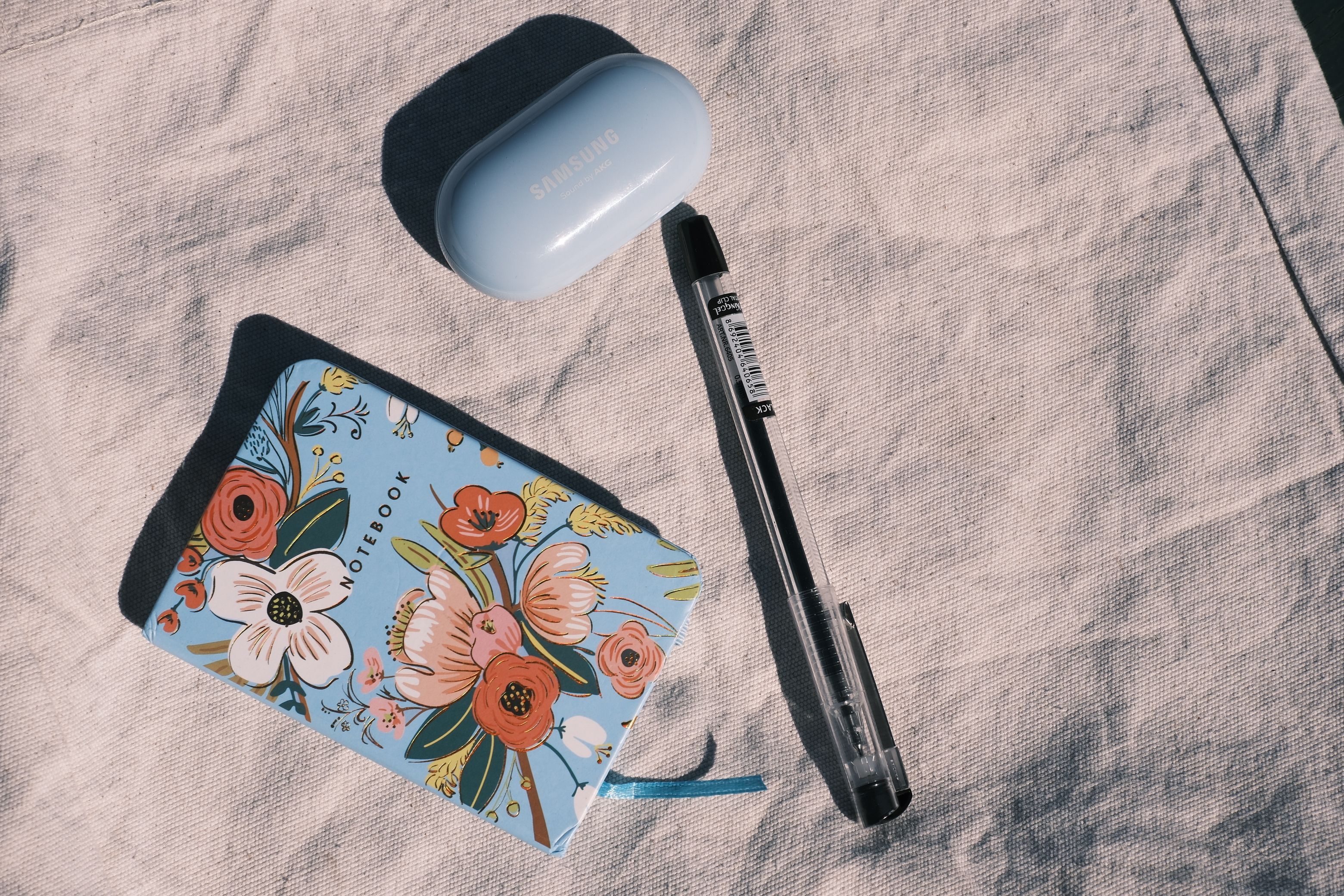 My 10 favourite local lifestyle brands that make life bright &amp; pretty — Photo by Semanur    Çoban on Pexels