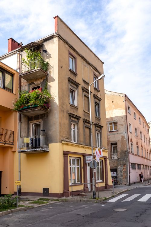 Free A picturesque historic building in Bolesławiec, Poland showcasing traditional European architecture. Stock Photo