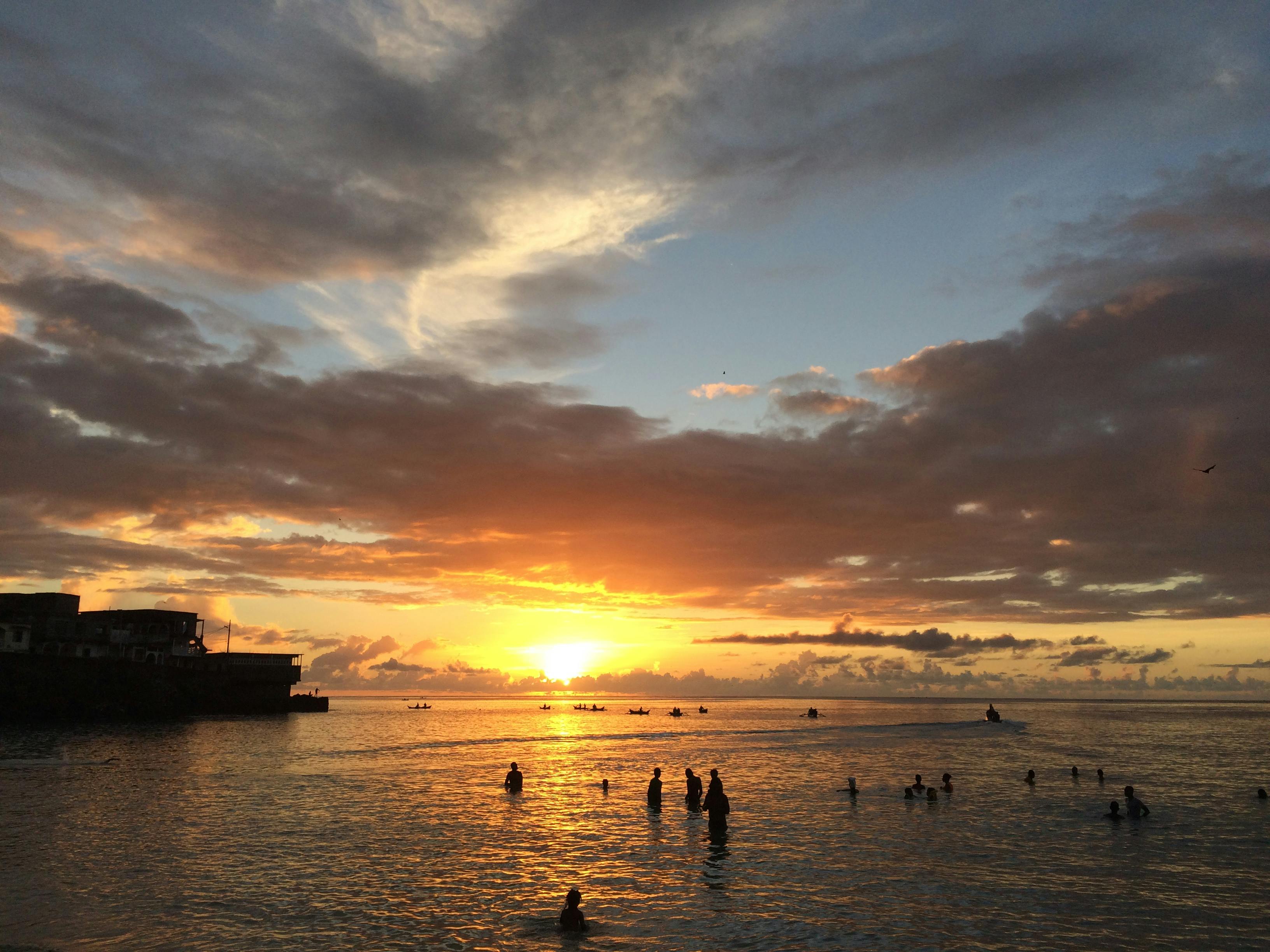 Kostenloses Foto Zum Thema Abendhimmel Goldene Sonne Meer Strand