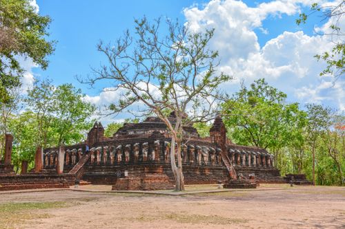 Free Explore the historic Wat Chang Rop Temple surrounded by lush greenery in Kamphaeng Phet, Thailand. Stock Photo