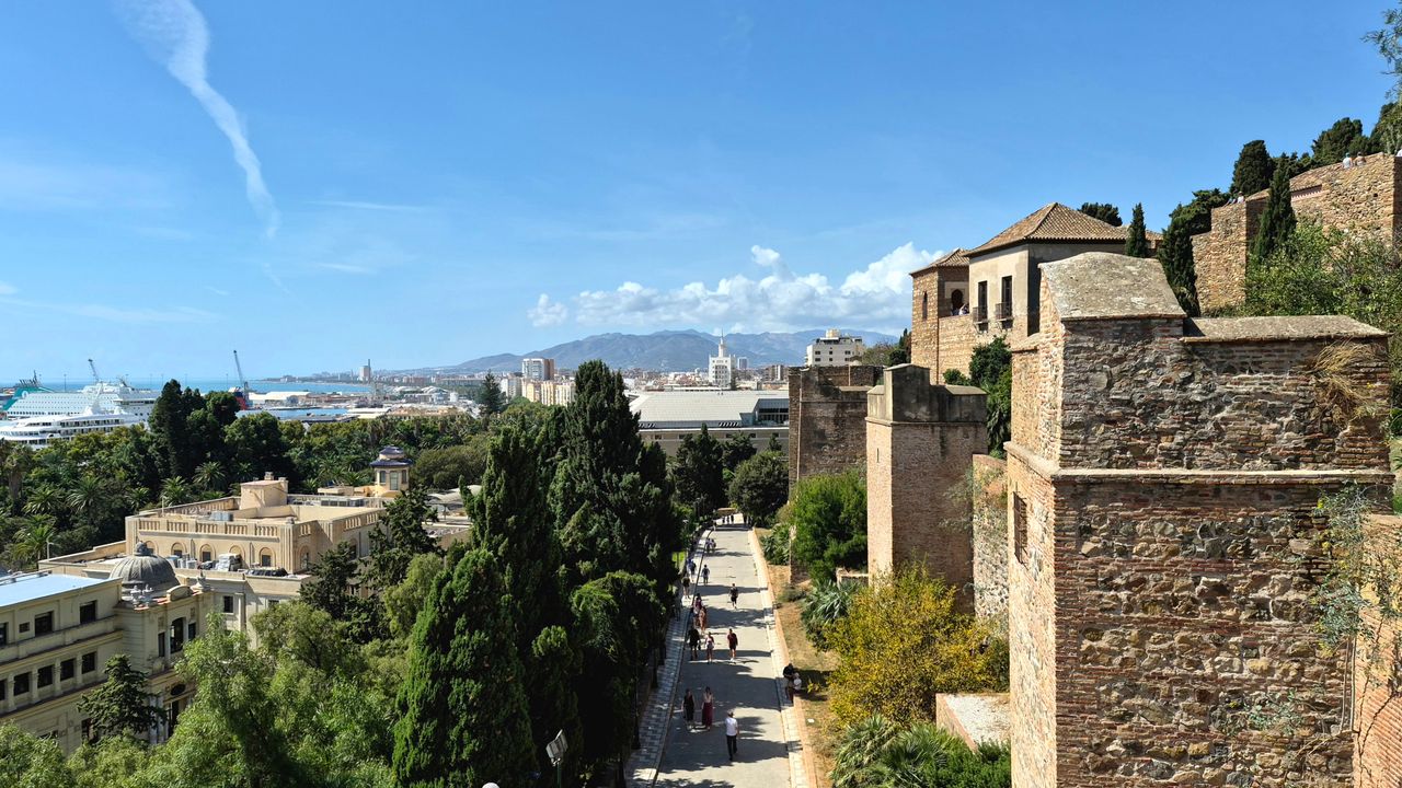 Foto editorial de Málaga, España · destino publicado en Trivi Travel Issue