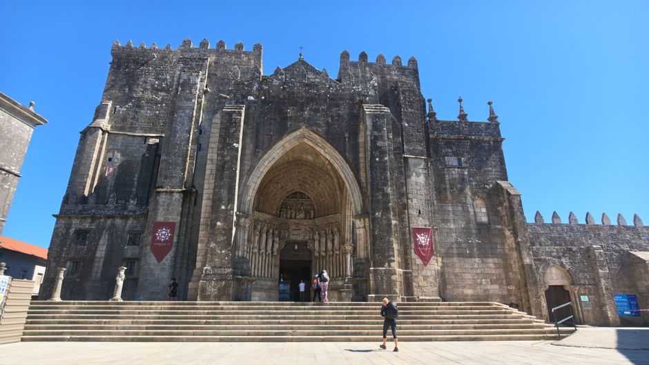 Explore Sé Cathedral best things to do in porto