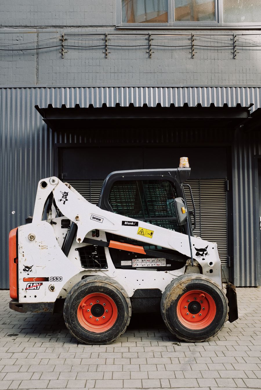 Contractor commercial vehicle covered by Goldamity commercial auto insurance