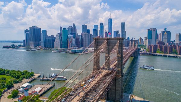 Return flights to New York from Spain starting from €263