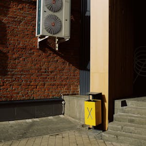 Car mechanic and customer