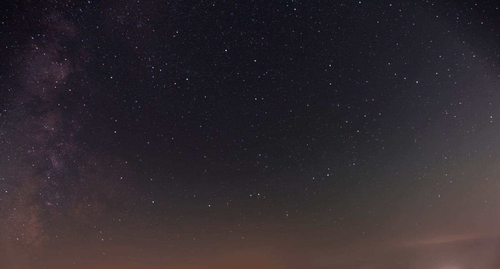 Voie lactée et étoiles dans le ciel nocturne, près de Lugo
