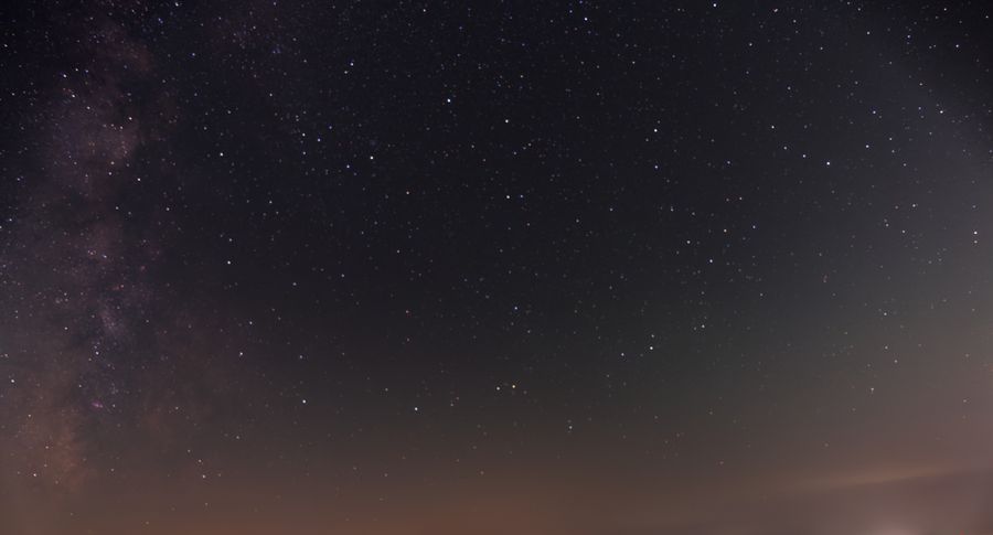 Voie lactée et étoiles dans le ciel nocturne, près de Lugo