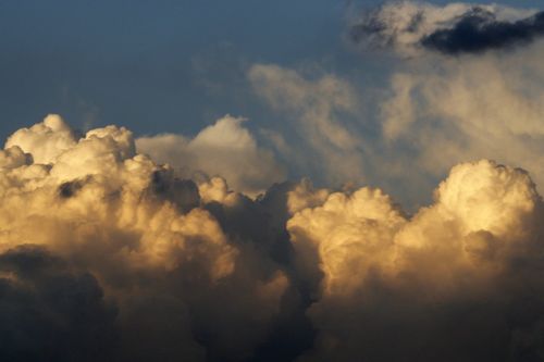 Free Golden clouds fill the evening sky in Paraná, Brazil, showcasing nature's drama. Stock Photo