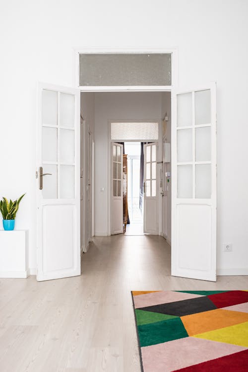 Free Wide Open White Wooden Door Stock Photo