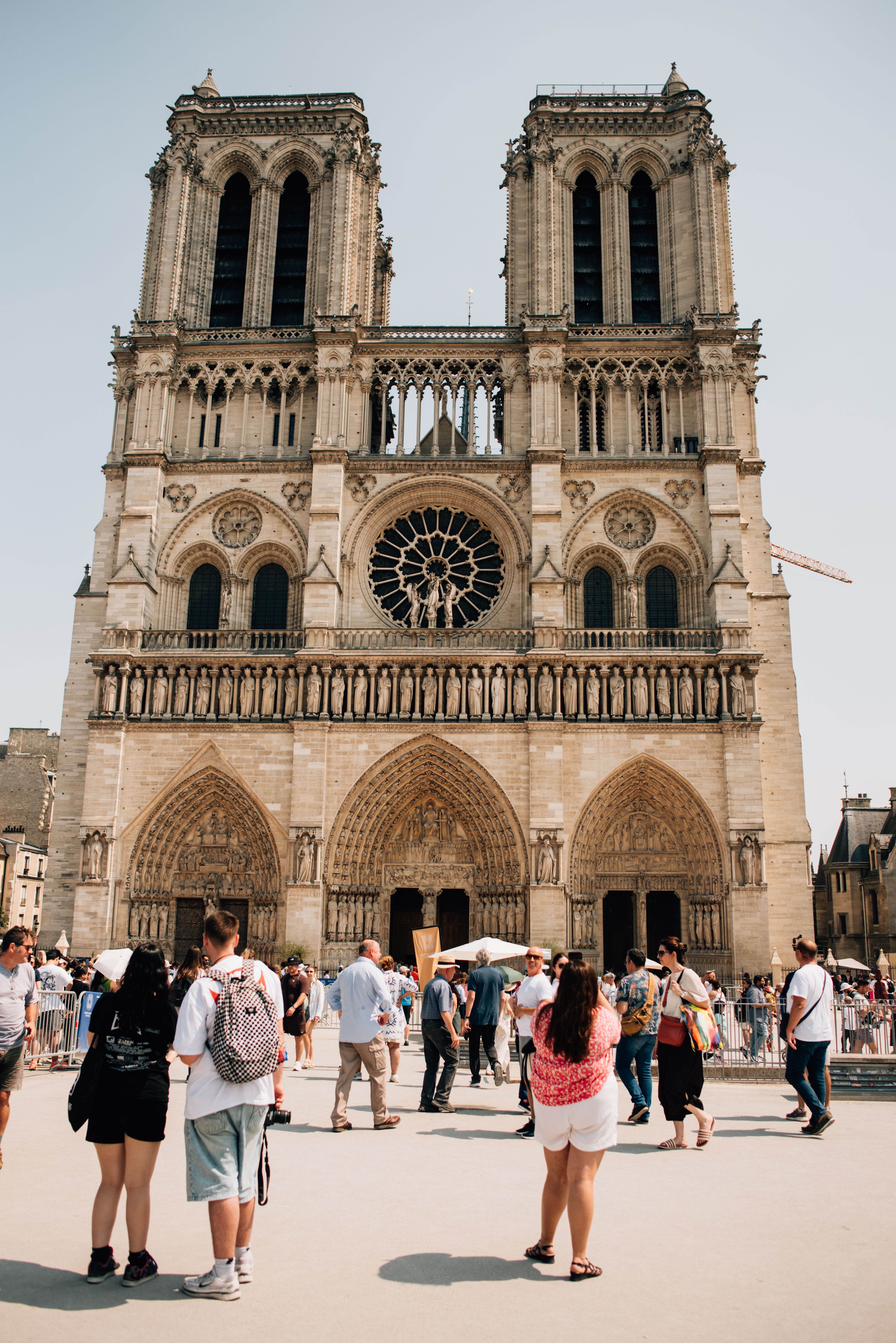 Illustration de l'article : Pourquoi certaines destinations deviennent soudain incontournables… et ce que cela dit vraiment de notre manière de voyager
