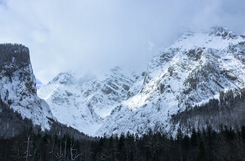Montanha Coberta De Neve