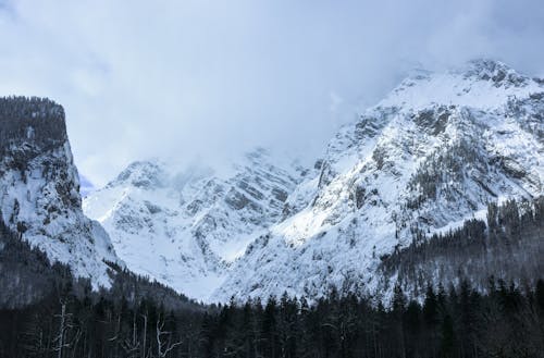 Montanha Coberta De Neve