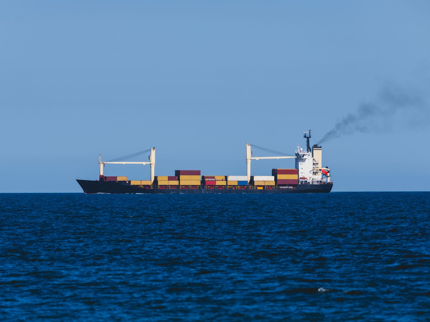 Menakar Arah Dekarbonisasi Maritim: Regulasi IMO, EEXI, CII, dan Revolusi Bahan Bakar Hijau 1 Menakar Arah Dekarbonisasi Maritim: Regulasi IMO, EEXI, CII, dan Revolusi Bahan Bakar Hijau
