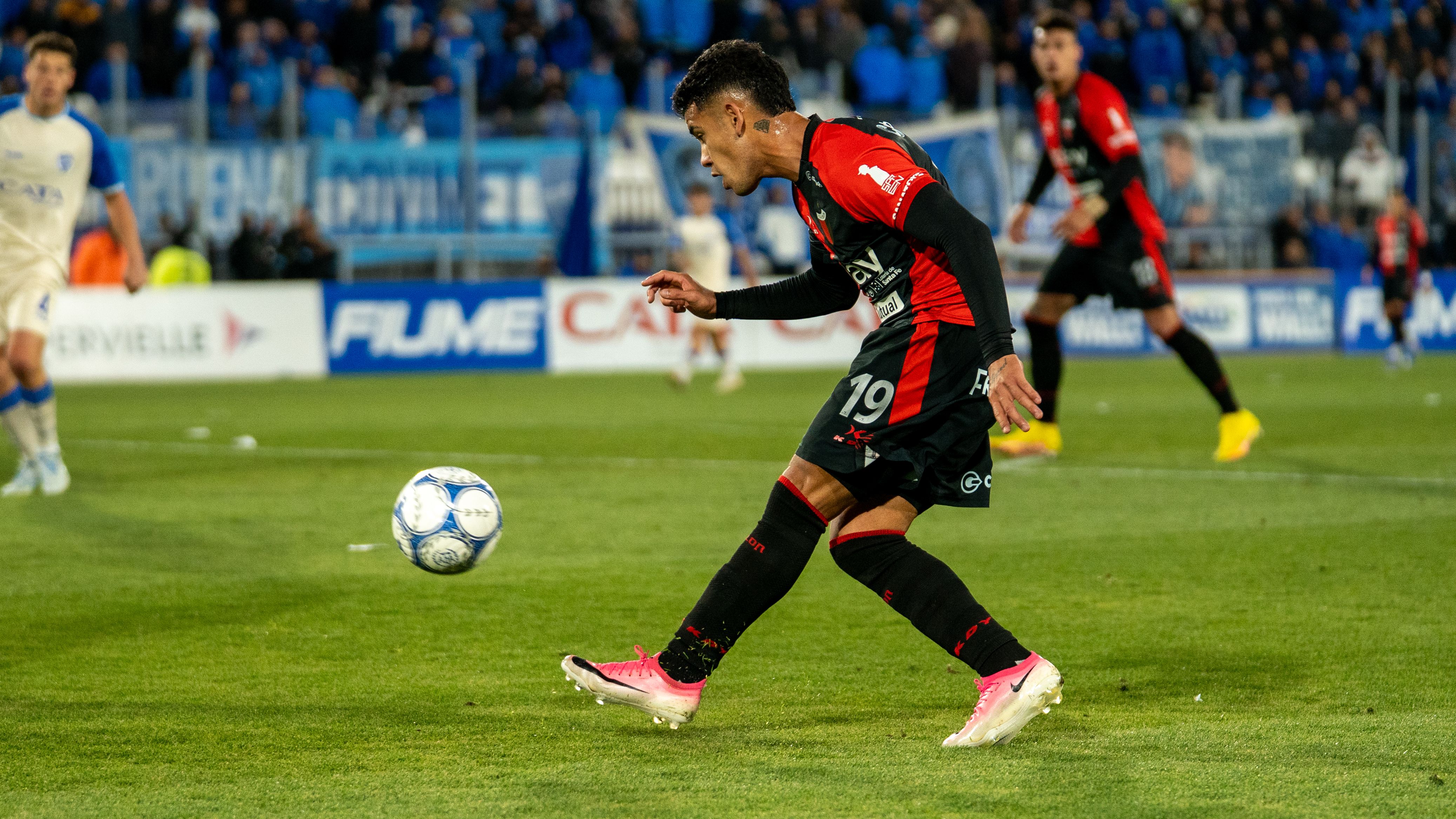 1-0！姆巴佩悲喜交加，齐达内执教首秀开门红…｜B体育（封面配图）