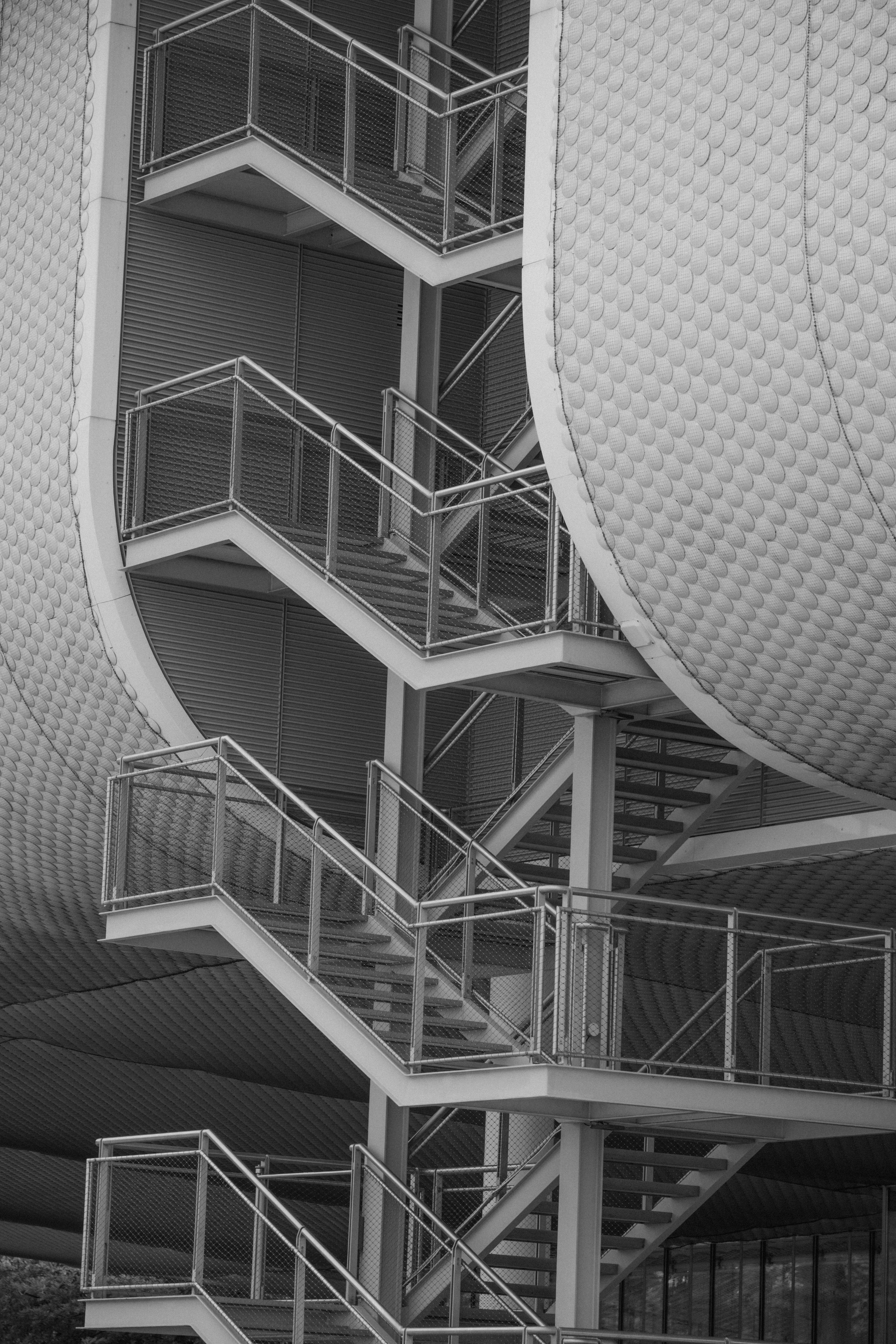Black and white photo of a modern staircase design in Santander, Spain.