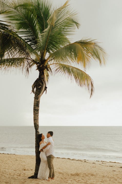 Romantisch Paar Op Het Strand Fotoshoot