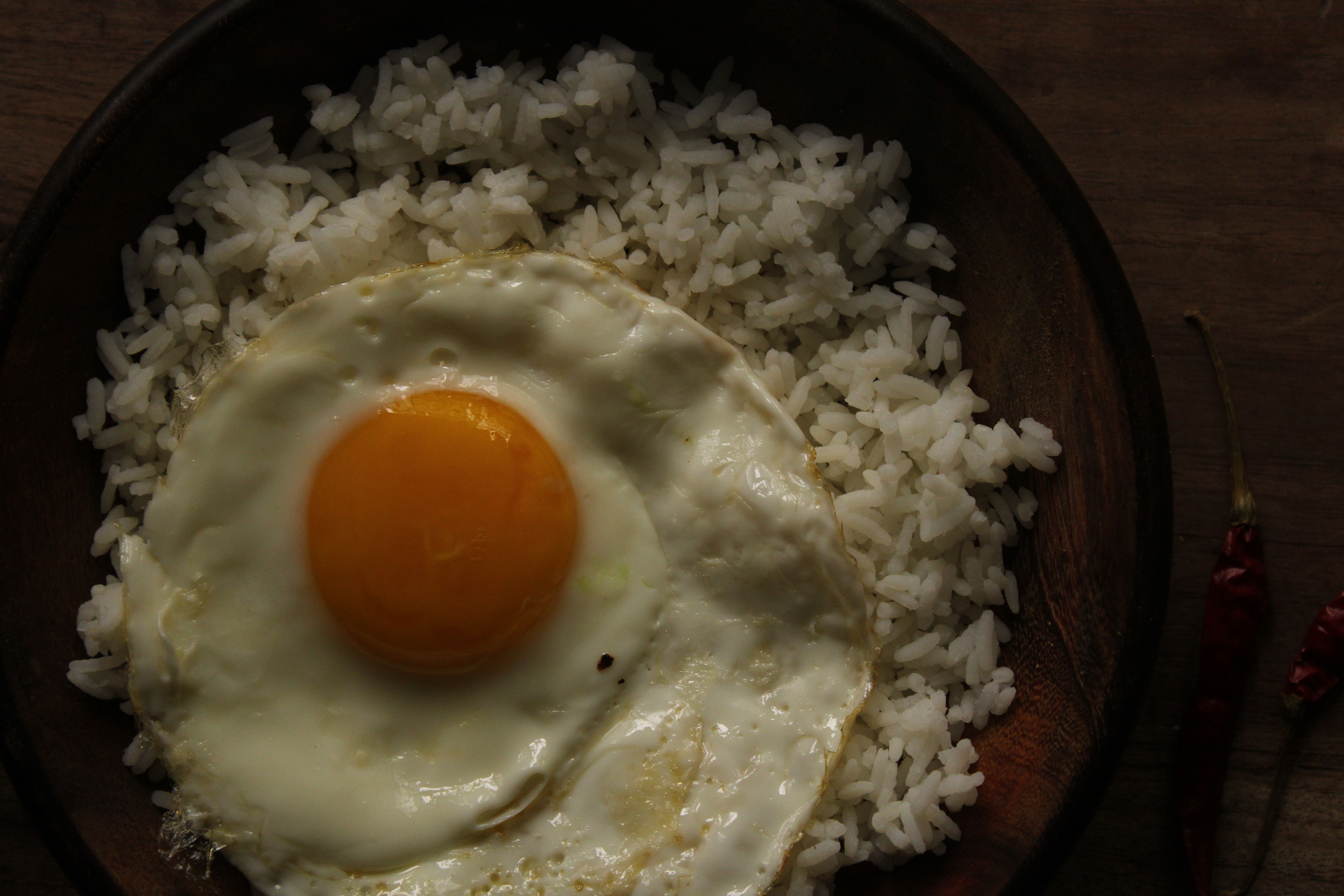 How to Make Jollof Rice in a Rice Cooker: The Heat Science Behind Getting Deep Flavor Without a Flame