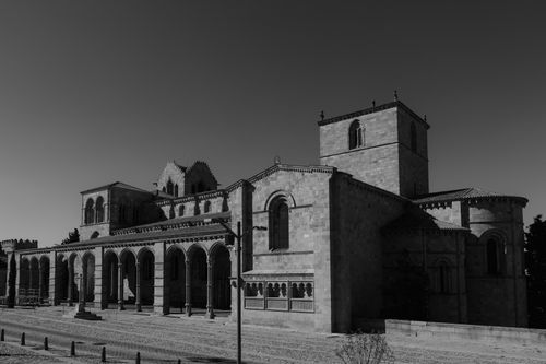 Free Black and white photo of the Basilica of San Vicente in Ávila, Spain, showcasing Romanesque architecture. Stock Photo