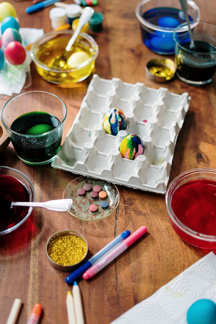 Easter Eggs In Palette Tray  