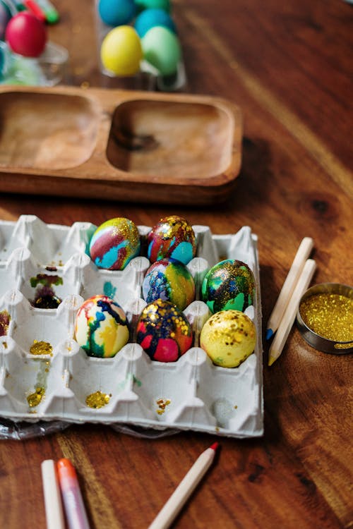 Easter Eggs on Palette Tray 
