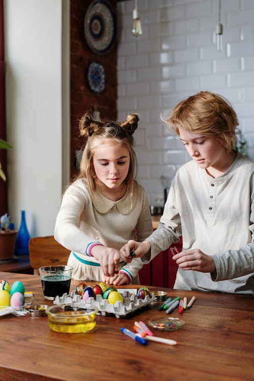 Kids Making Easter Eggs