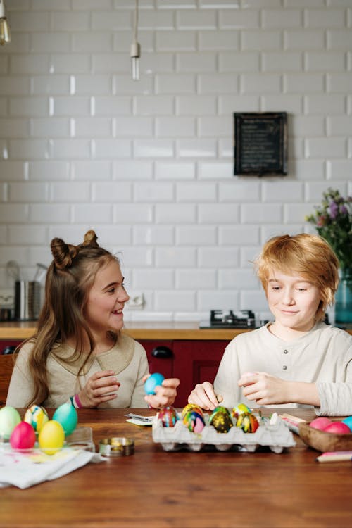 Kids Making Easter Eggs