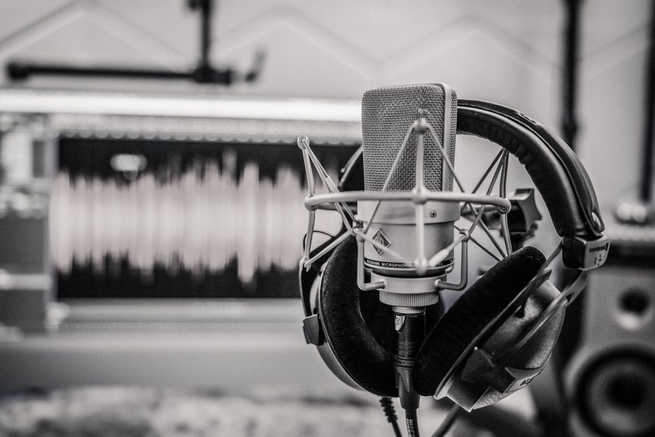 Audio recording equipment — illustration for: VM Message Group: Let Agents Pick Which Voicemail to Drop