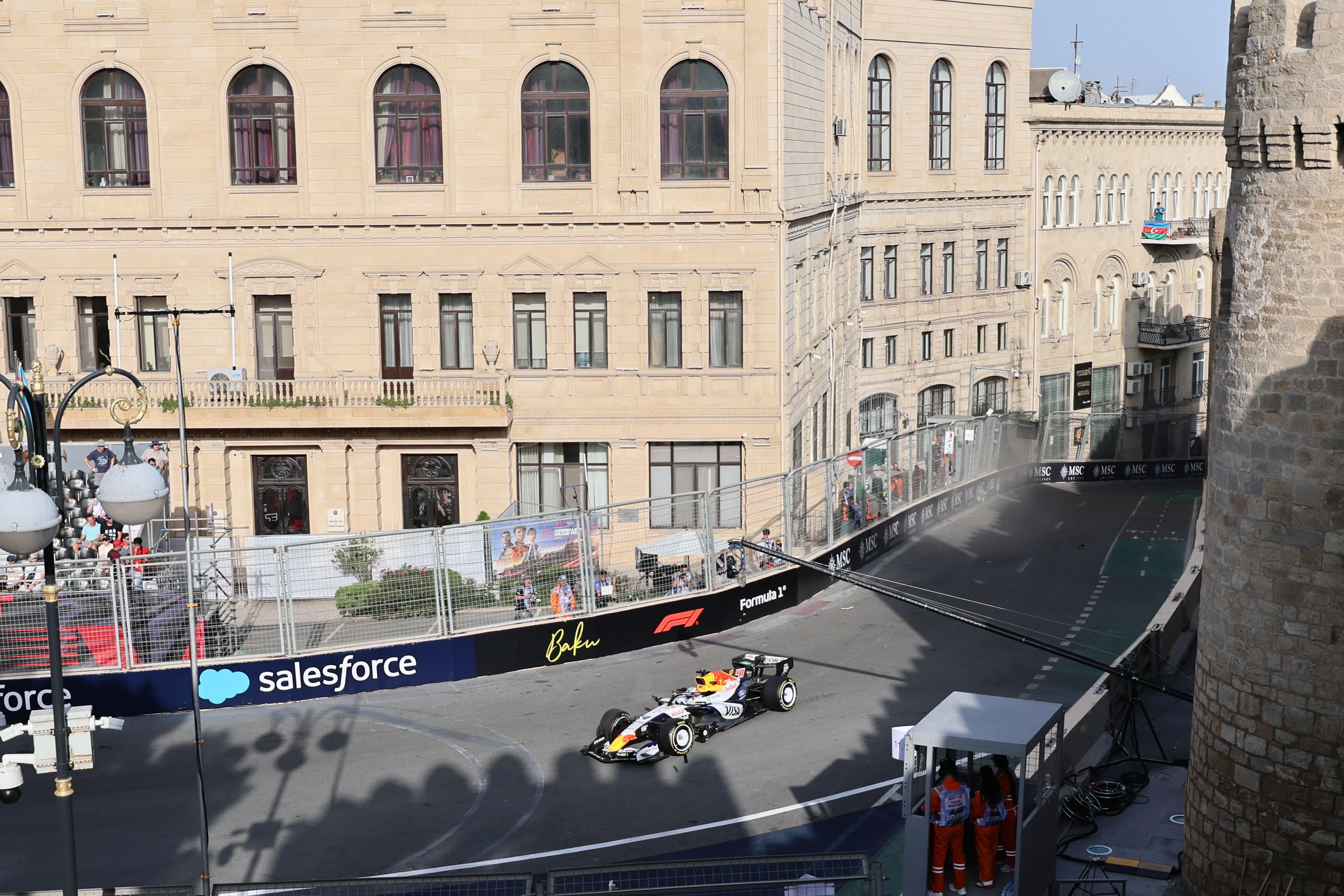George Russell Wins Azerbaijan F1 Race, Reduces Antonelli's Lead