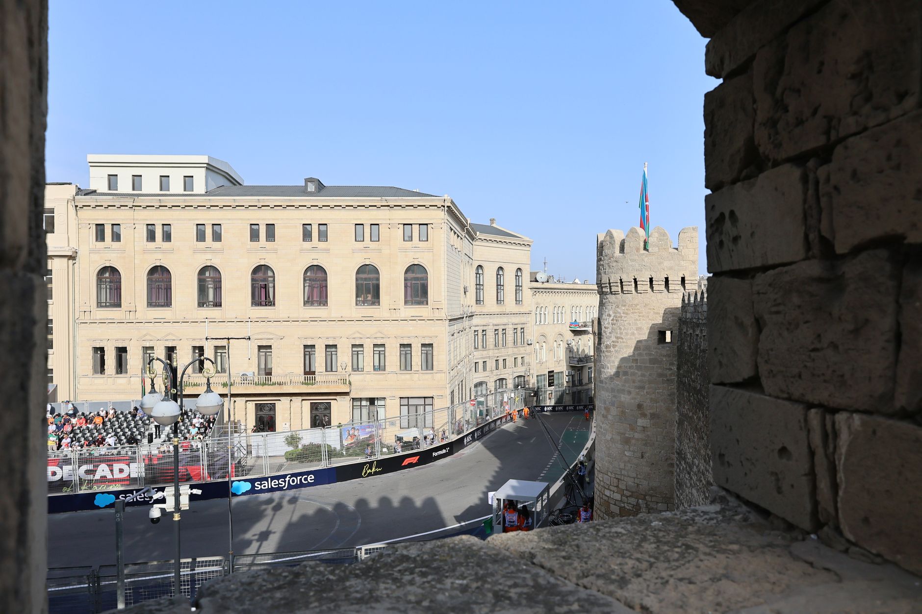 Bakü'de düzenlenen Formula 1 Azerbaycan Grand Prix'sinde yarışan araçlar
