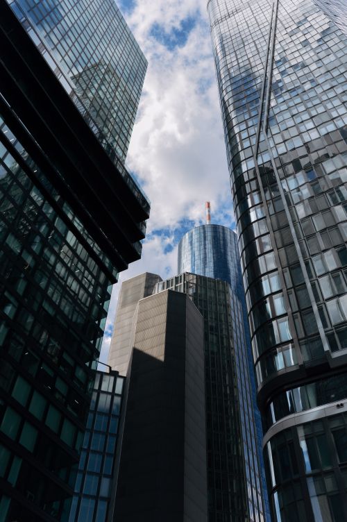 Free Skyward view of gleaming skyscrapers in Frankfurt, showcasing modern architecture. Stock Photo