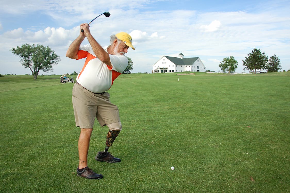 Photo by Andrew McMurtrie: https://www.pexels.com/photo/man-playing-golf-3974053/