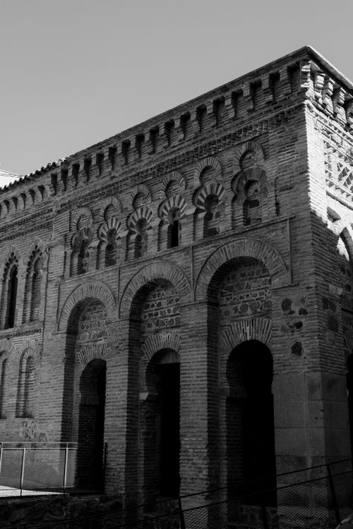 Free Black and white photo of Mudejar architecture showcasing brickwork and arches in Toledo, Spain. Stock Photo