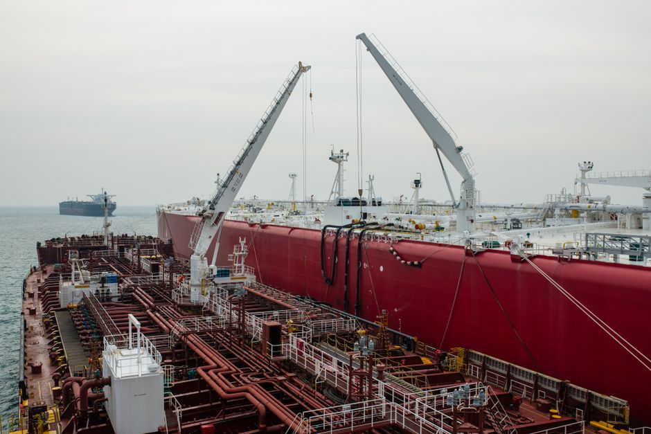 Oil Prices Rise Amid Middle East Tensions as Gold Declines