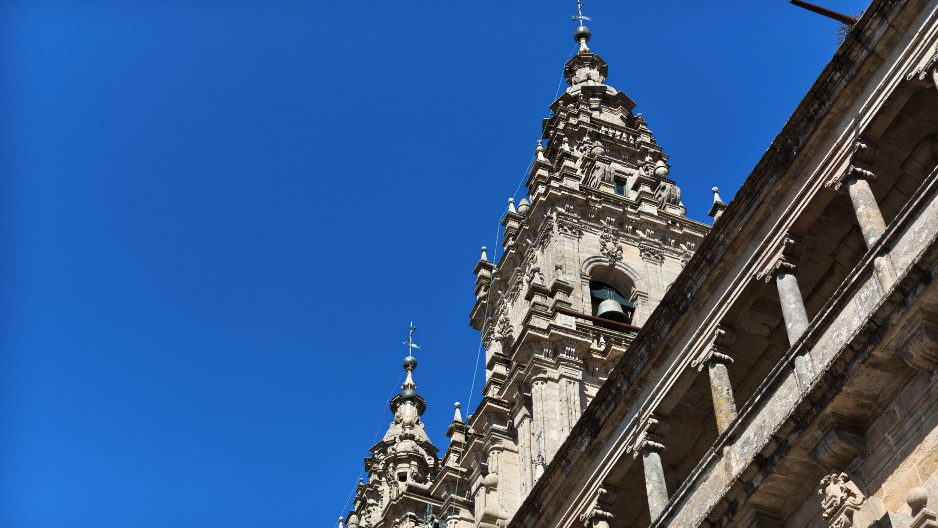 ¿Dónde encontrar panoramas en Santiago durante este mes?