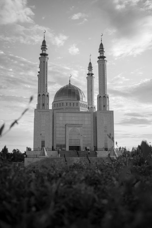 Free A captivating black and white photograph of the iconic Central Mosque in Актобе, Kazakhstan. Stock Photo