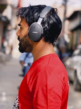 Bose QuietComfort Headphones - Wireless Bluetooth Headphones, Active Over Ear Noise Cancelling and Mic, USB-C Charging, Deep Bass, Up to 24 Hours of Playtime, Black
