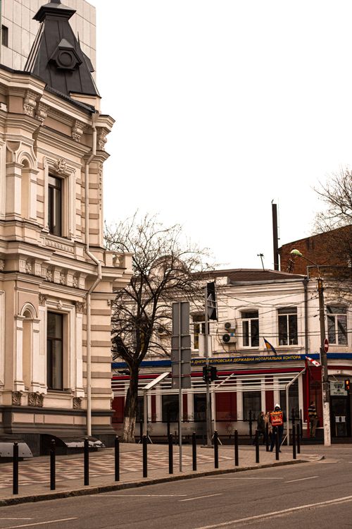 Free Elegant historic buildings in Dnipro capture the city's charm and architectural elegance. Stock Photo