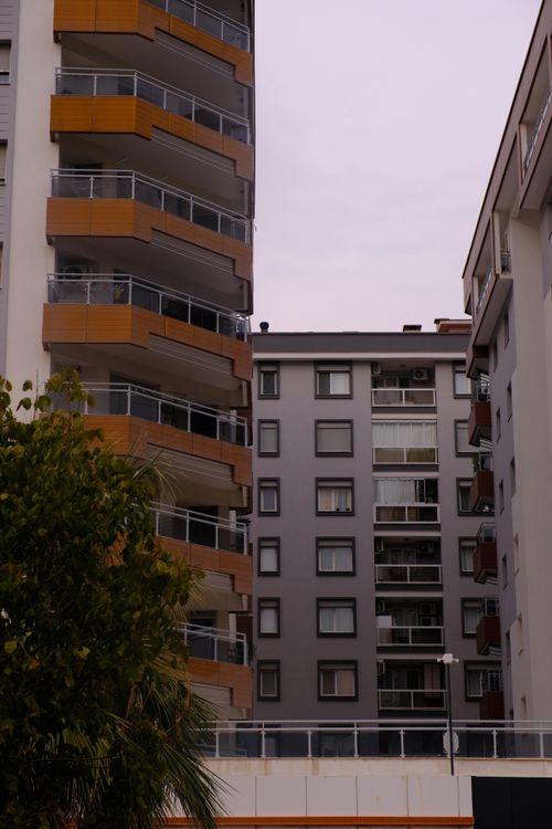 Free Contemporary apartment buildings with sleek design in İzmir, Türkiye. Stock Photo