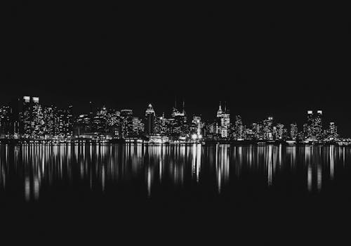 無料 夜の街のスカイライン 写真素材